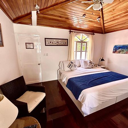 Hotel Angermeyer Waterfront Inn Puerto Ayora  Eksteriør bilde
