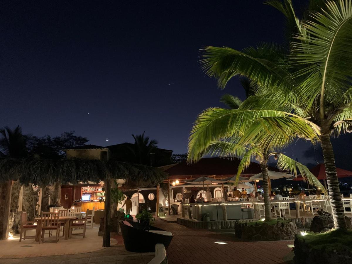 Hotel Angermeyer Waterfront Inn Puerto Ayora  Eksteriør bilde