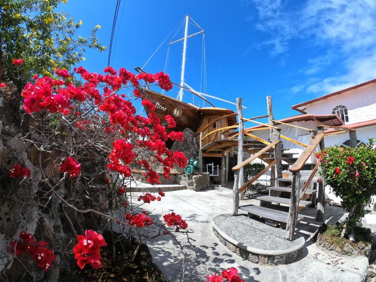 Hotel Angermeyer Waterfront Inn Puerto Ayora  Eksteriør bilde