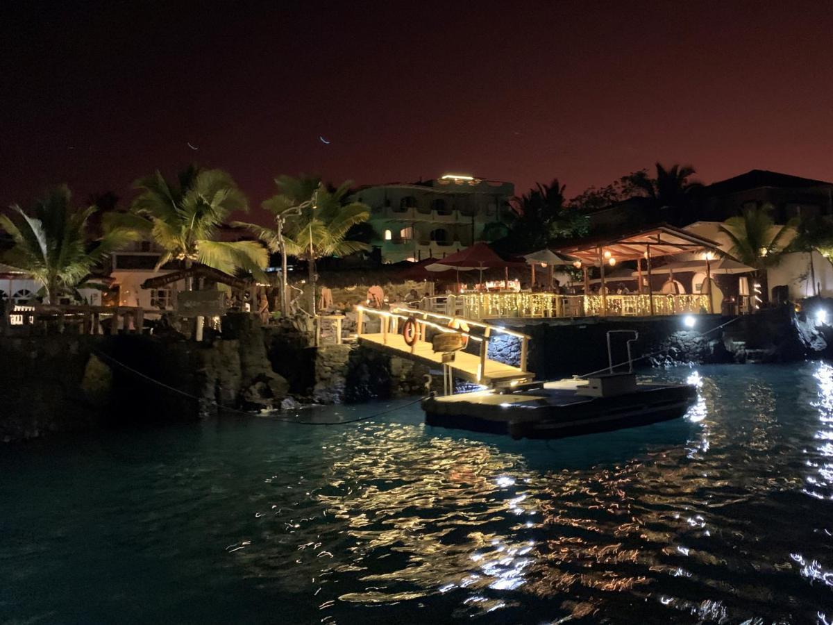 Hotel Angermeyer Waterfront Inn Puerto Ayora  Eksteriør bilde