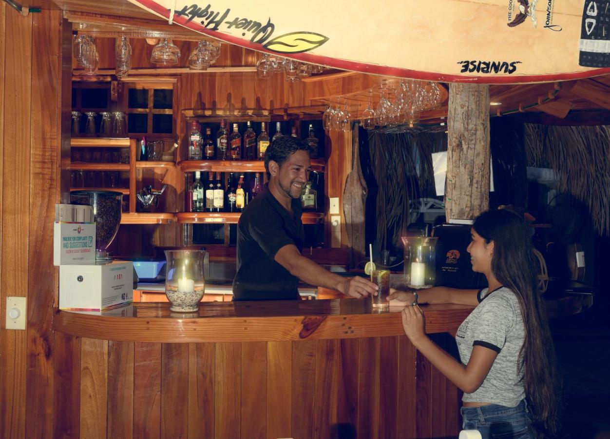 Hotel Angermeyer Waterfront Inn Puerto Ayora  Eksteriør bilde