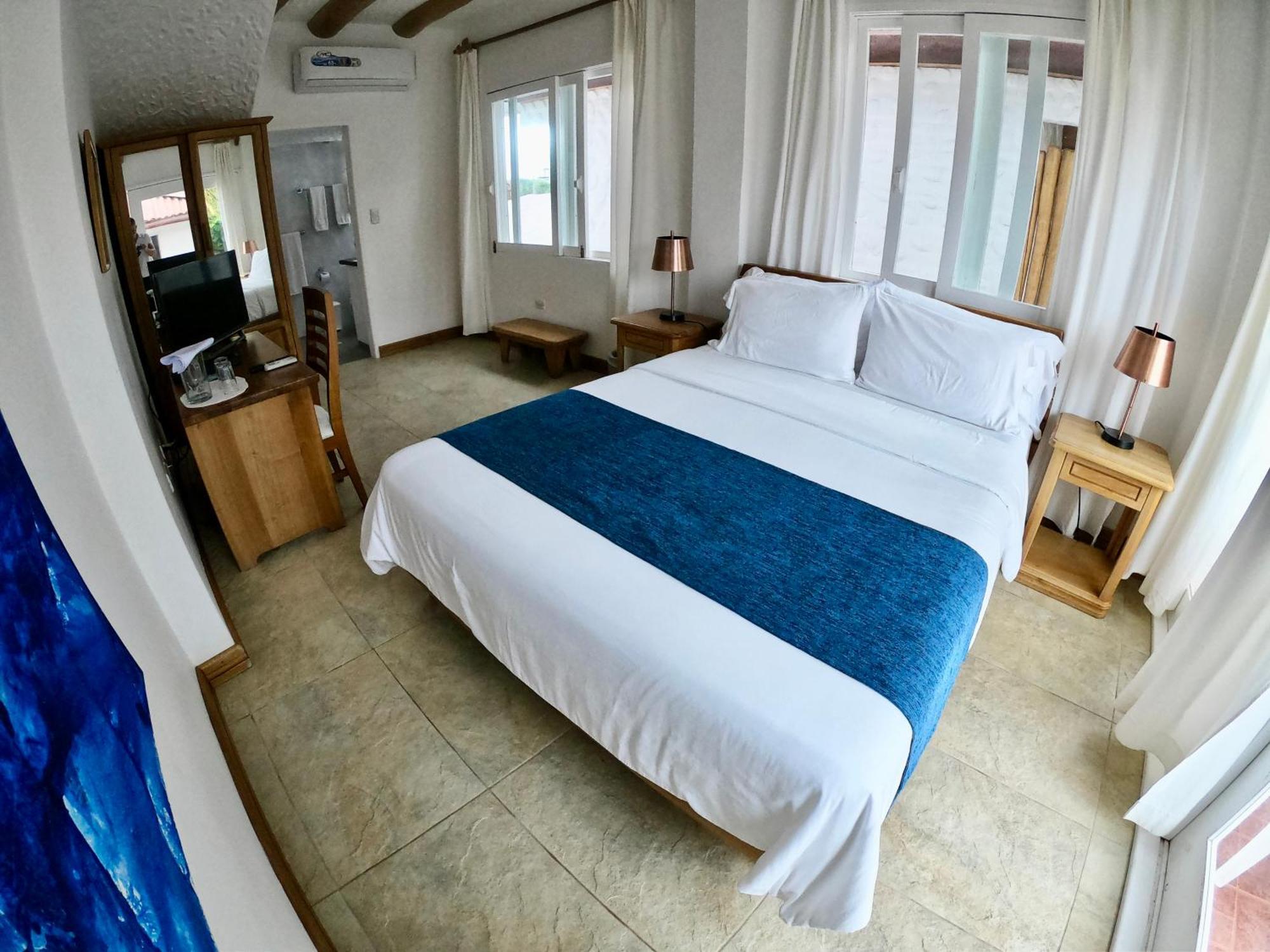 Hotel Angermeyer Waterfront Inn Puerto Ayora  Eksteriør bilde