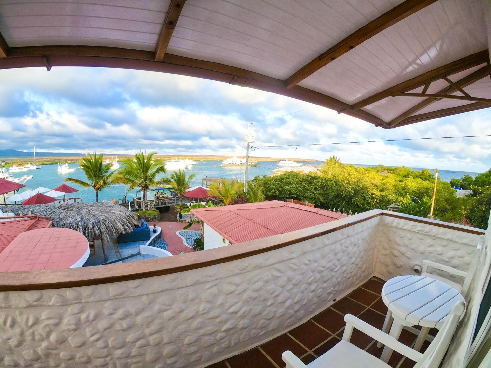 Hotel Angermeyer Waterfront Inn Puerto Ayora  Eksteriør bilde