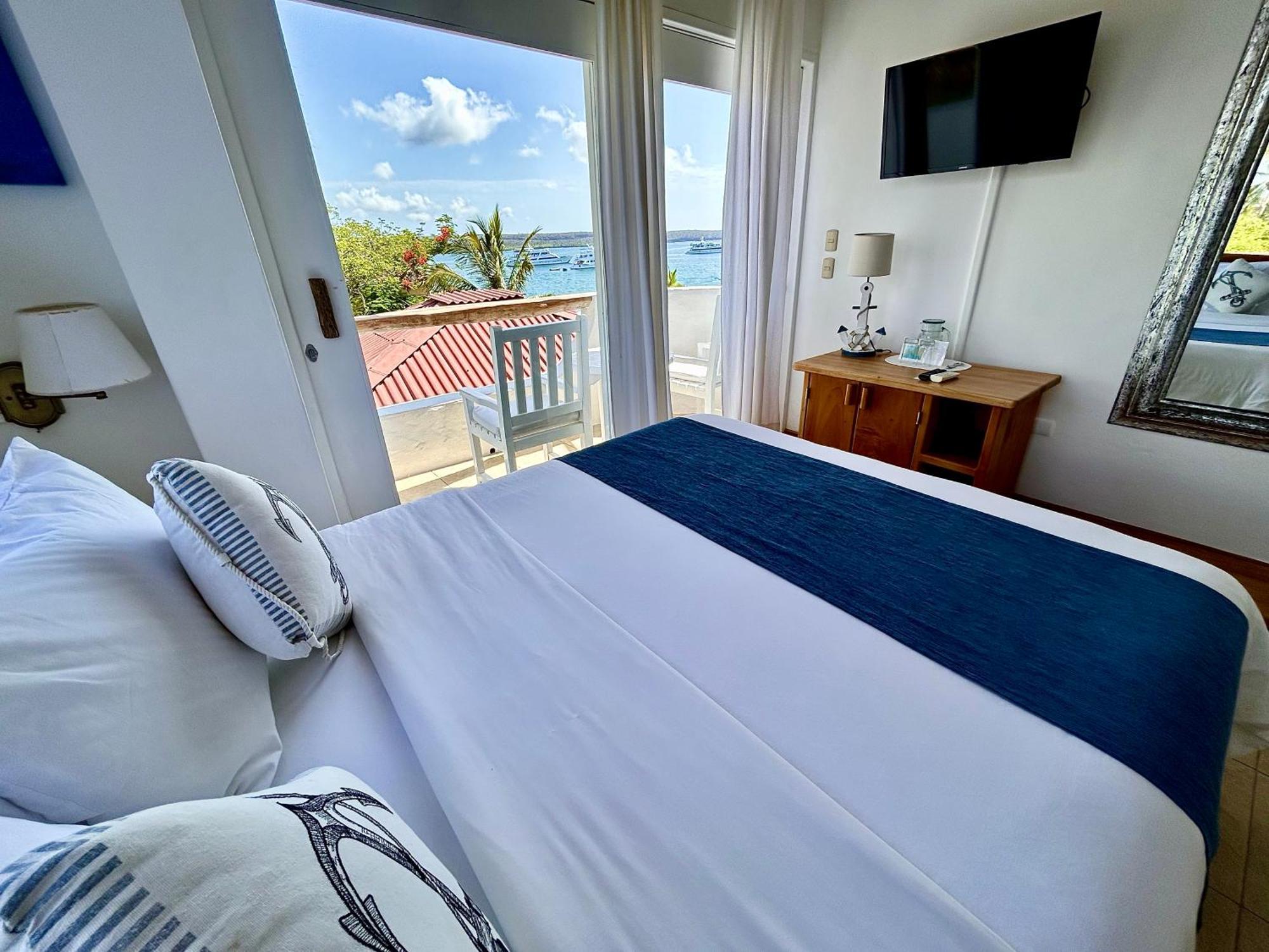 Hotel Angermeyer Waterfront Inn Puerto Ayora  Eksteriør bilde