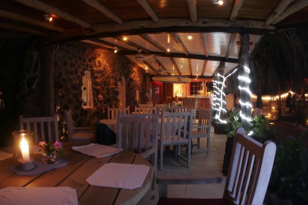 Hotel Angermeyer Waterfront Inn Puerto Ayora  Eksteriør bilde