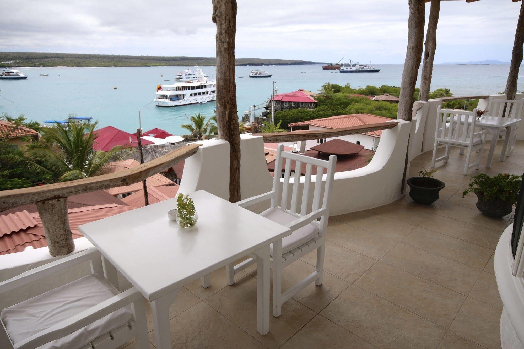 Hotel Angermeyer Waterfront Inn Puerto Ayora  Eksteriør bilde