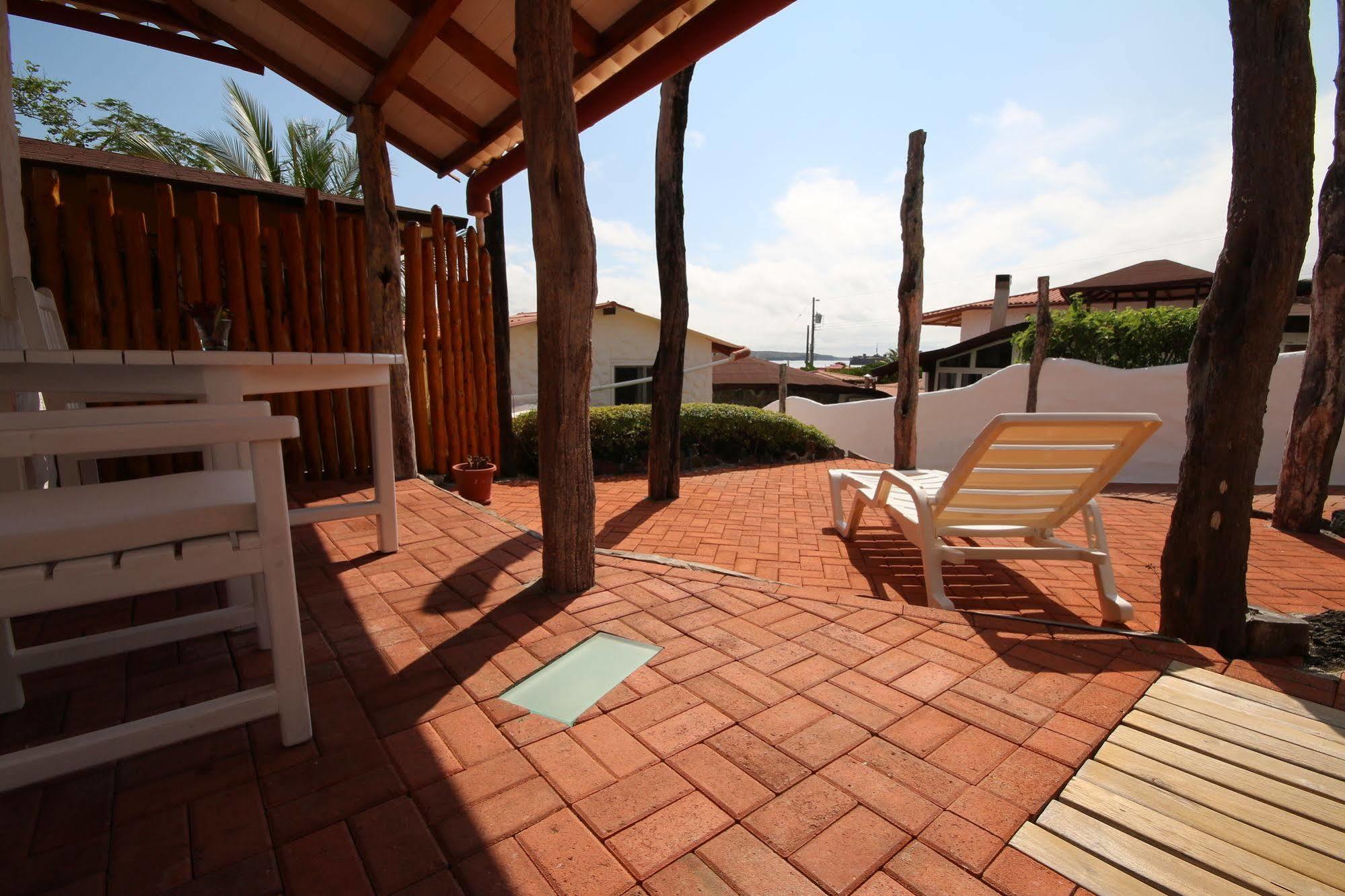 Hotel Angermeyer Waterfront Inn Puerto Ayora  Eksteriør bilde
